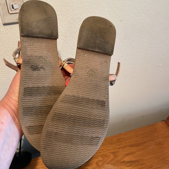 Betseyville by Betsey Johnson tan leather, studded gladiator sandal. Size 10 - Picture 8 of 9